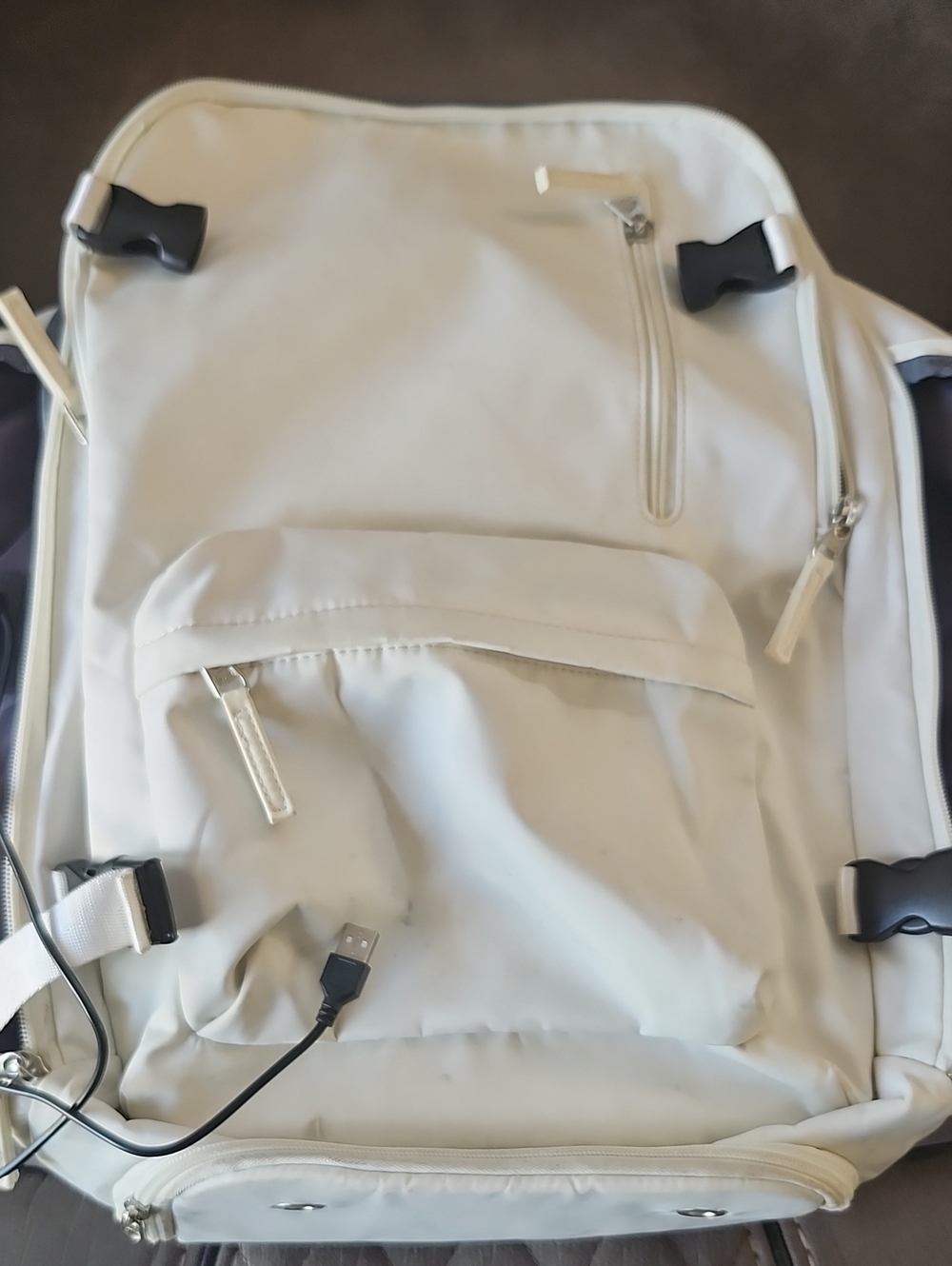 White Men’s Backpack – Minimal Travel & Everyday Bag